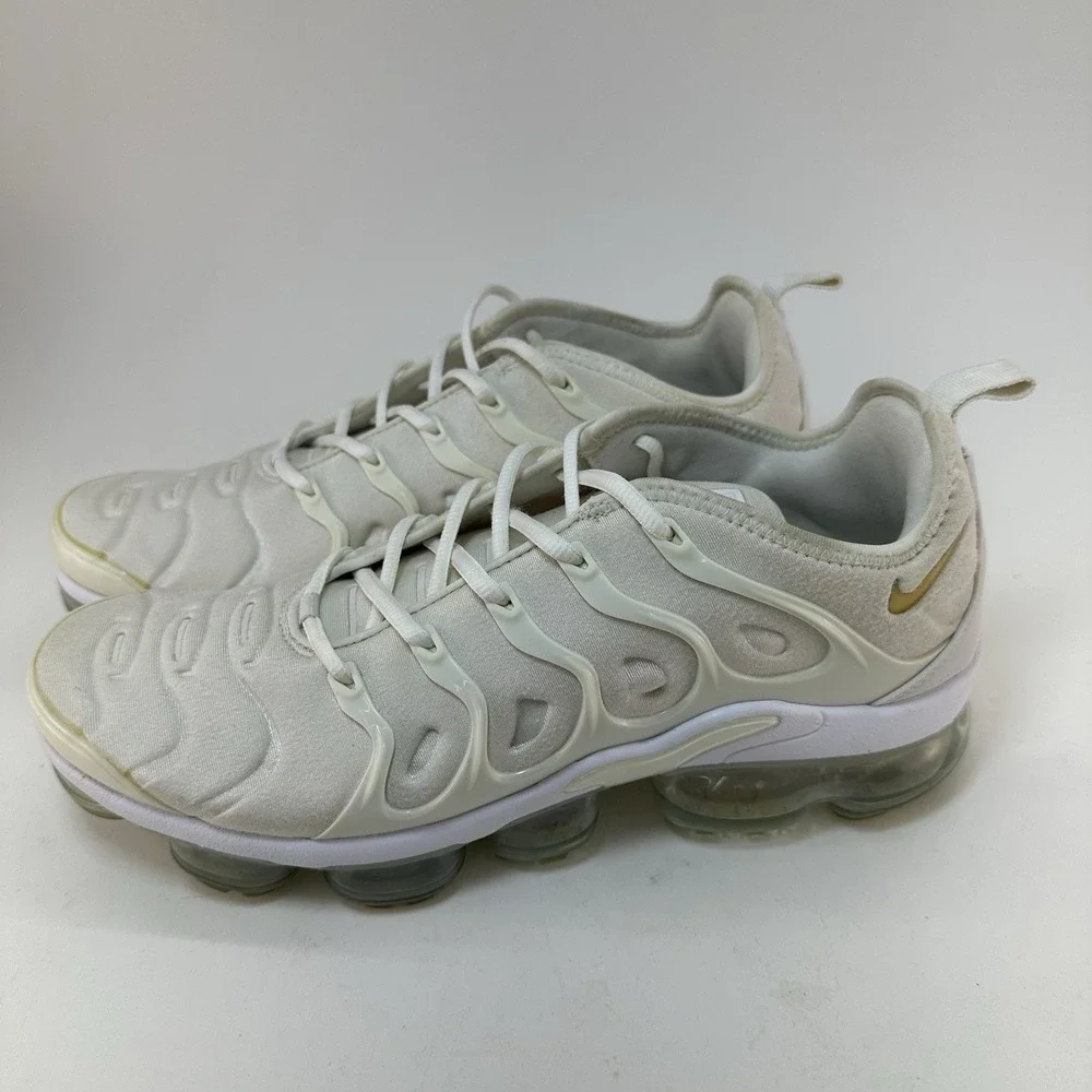 Size 10.5 - Nike Air VaporMax Plus White